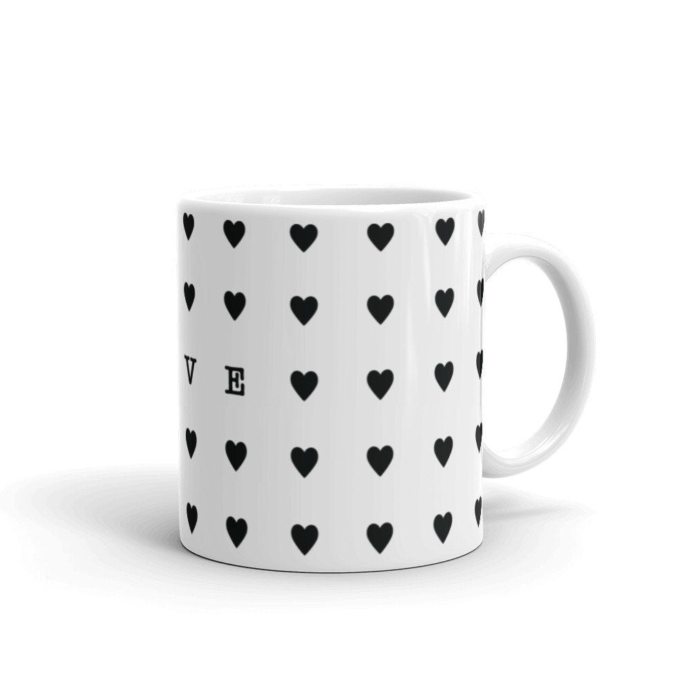 HEARTS MUG WITH SURPRISE LOVE PRINT